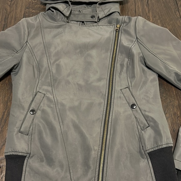 Grey Jacket - Picture 2 of 5